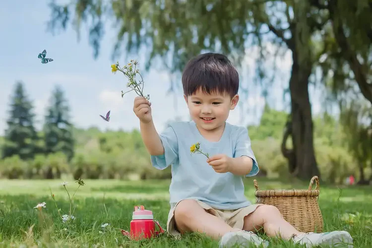 小儿大腿上偶尔起湿疹不管它会自己好吗(图1)