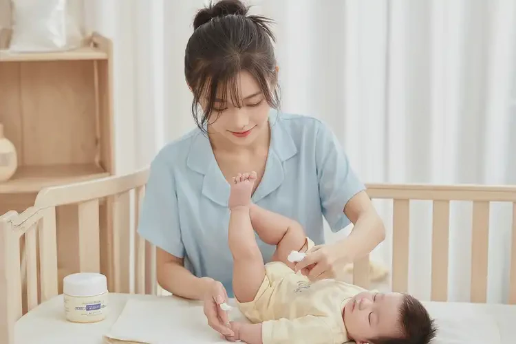 寶寶面部出濕疹能靠自己自愈嗎(圖2)