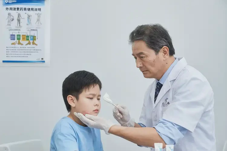 小兒脖子出濕疹不管它會(huì)自己好嗎(圖3)