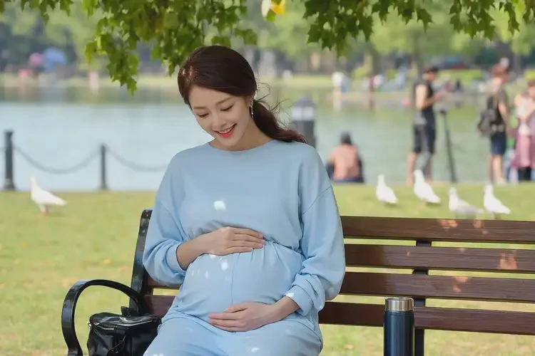 孕妇小腿起湿疹能靠自己自愈吗(图1)