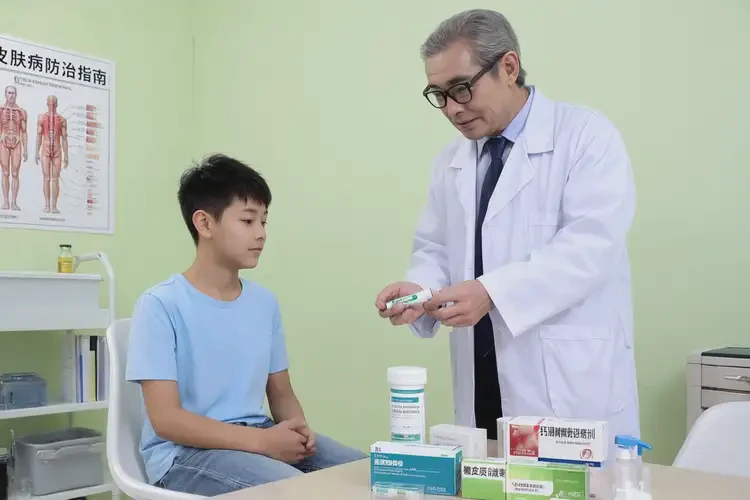 青少年四肢出濕疹能不能徹底自愈(圖1)