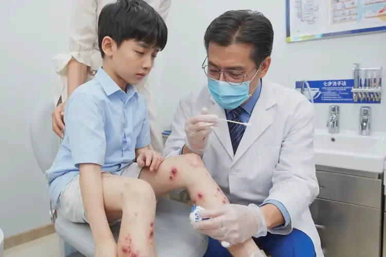 小兒小腿長(zhǎng)濕疹能徹底自愈嗎(圖3)