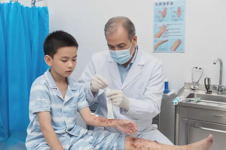 小孩全身長濕疹可以徹底自愈嗎(圖3)