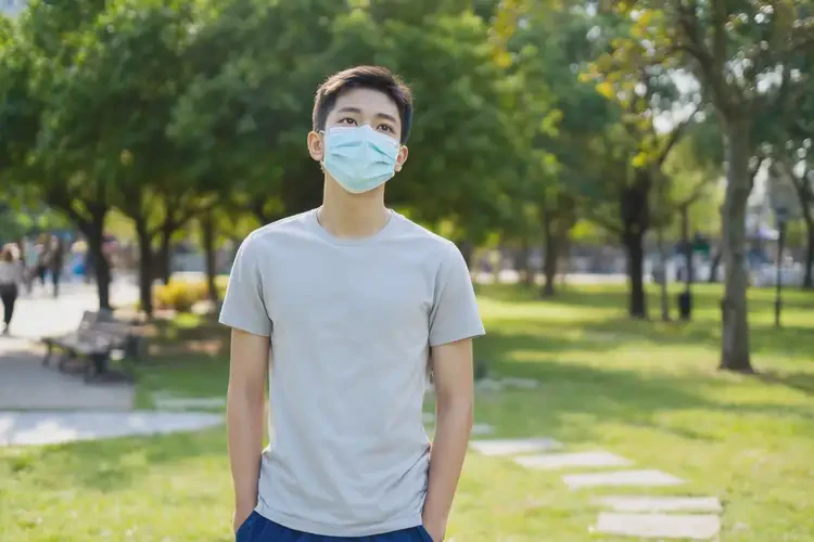 青少年面部容易長(zhǎng)濕疹能徹底自愈嗎(圖1)