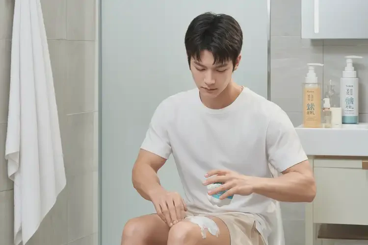 青年人大腿出濕疹可以徹底自愈嗎(圖2)