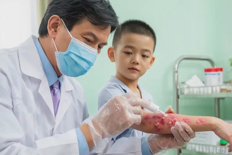 小孩手臂上有濕疹不管它會自己痊愈嗎(圖3)