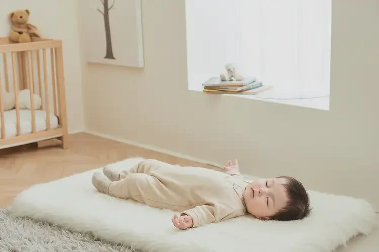 嬰幼兒大腿出現(xiàn)濕疹不管它會自己痊愈嗎(圖1)