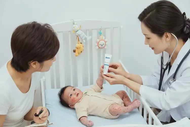 寶寶四肢偶爾長濕疹不管它會自己痊愈嗎(圖1)