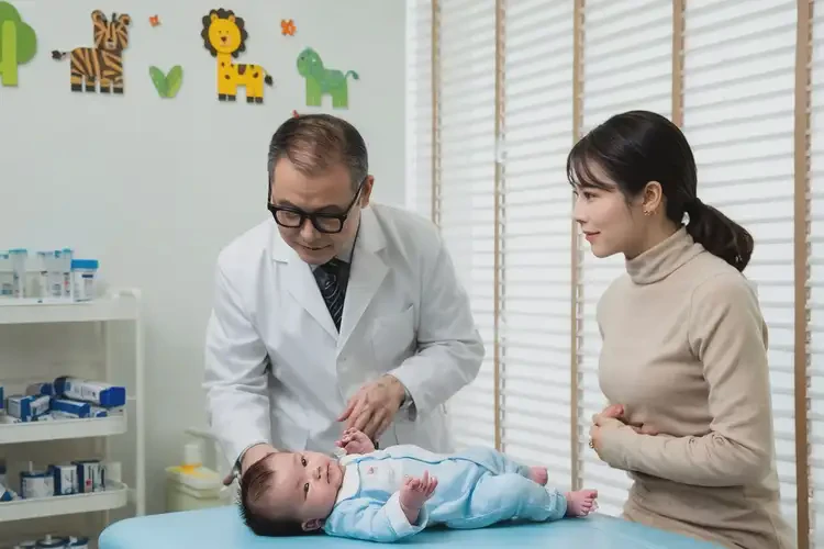 嬰兒脖子上偶爾長濕疹可以徹底自愈嗎(圖1)