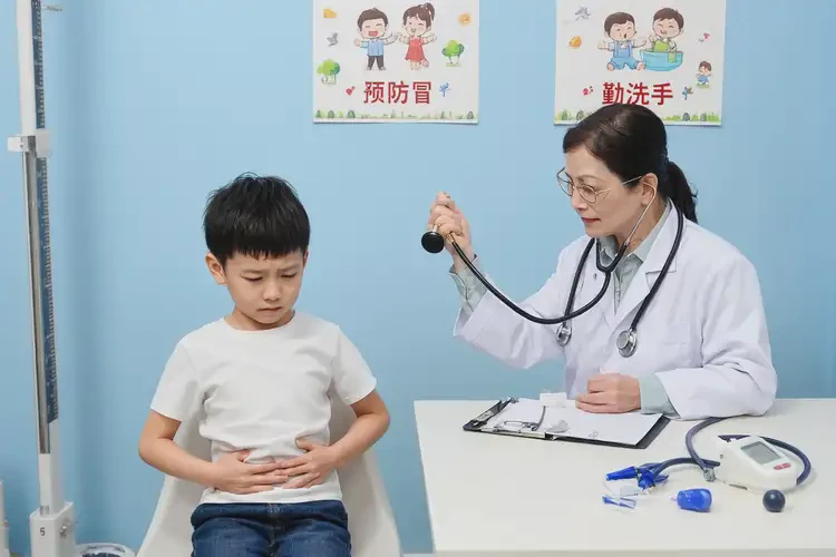 小學(xué)生肚子上長(zhǎng)濕疹不管它會(huì)自己痊愈嗎(圖1)