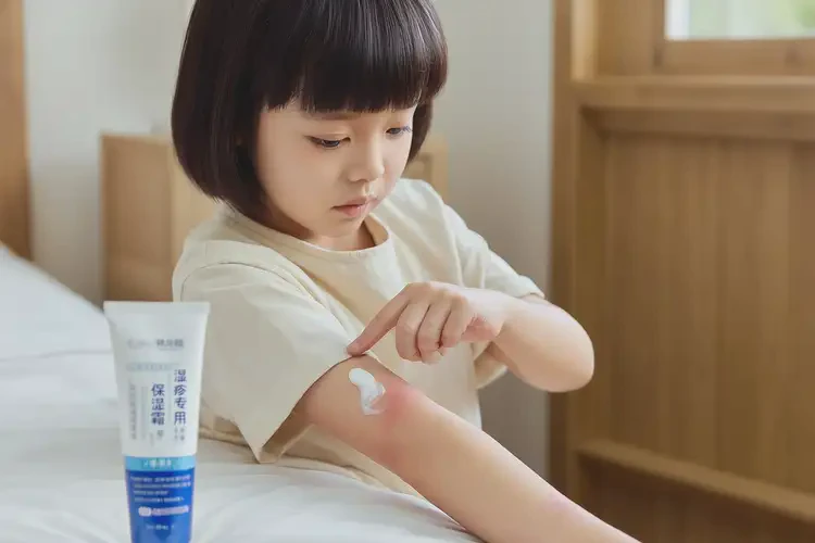 小學(xué)生手臂偶爾起濕疹可不可以徹底自愈(圖3)