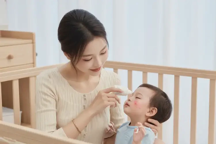 婴儿全身起湿疹不管它会自己好吗(图2)