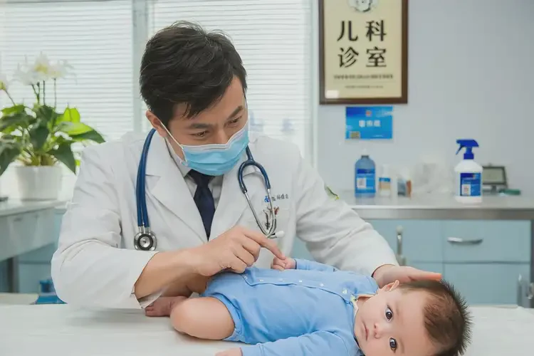 寶寶脖子容易長(zhǎng)濕疹可以徹底自愈嗎(圖1)