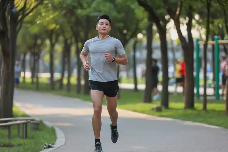 男生全身偶爾起濕疹能夠徹底治愈嗎(圖1)