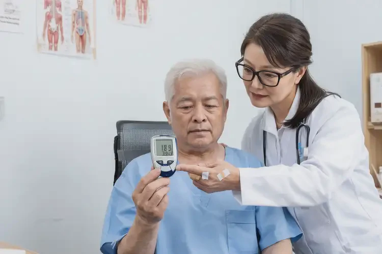 老年人中午血糖28(图1)