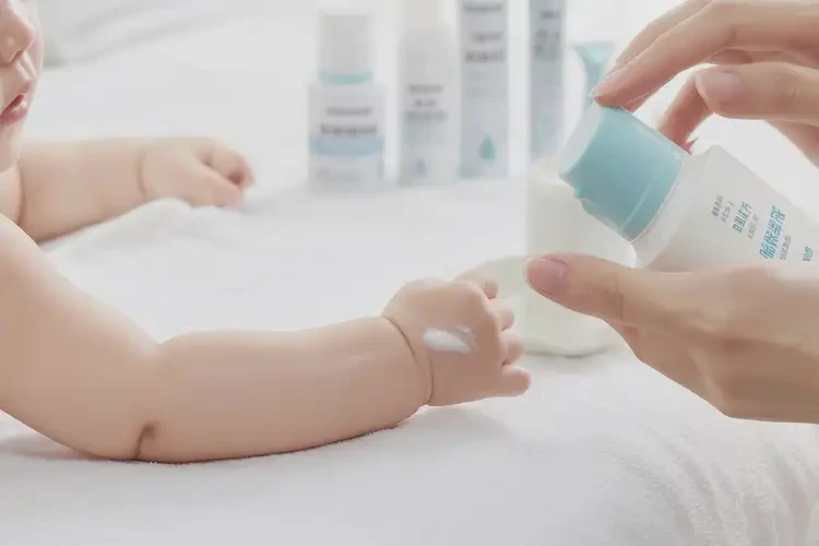 嬰兒手臂起濕疹可以徹底自愈嗎(圖3)