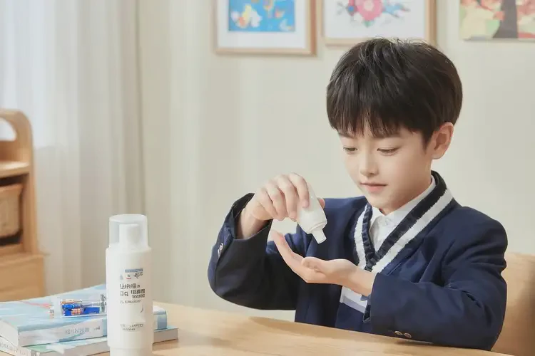 小學(xué)生脖子經(jīng)常起濕疹不管它會(huì)自己好嗎(圖2)