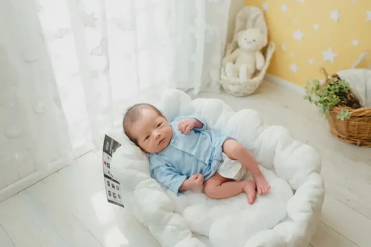 新生儿屁股偶尔起湿疹可不可以彻底自愈(图1)