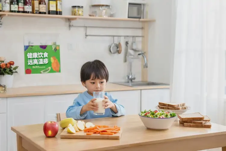 小兒大腿出現(xiàn)濕疹能徹底自愈嗎(圖1)