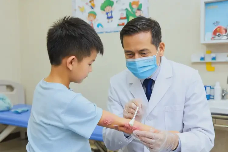 小兒手臂上出現(xiàn)濕疹能靠自己自愈嗎(圖3)