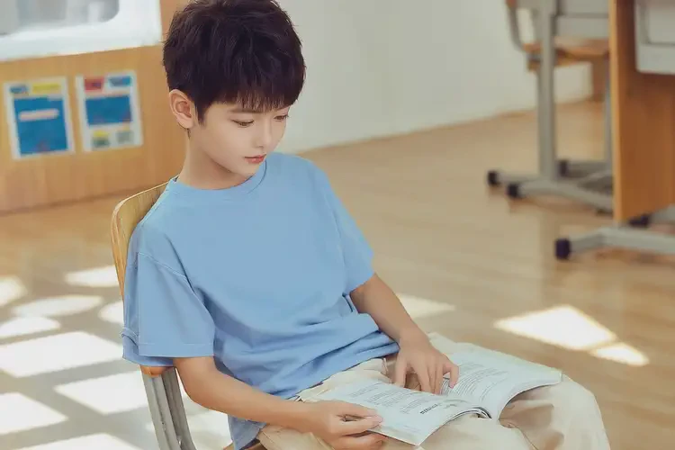 小學(xué)生脖子經(jīng)常起濕疹不管它會(huì)自己好嗎(圖1)