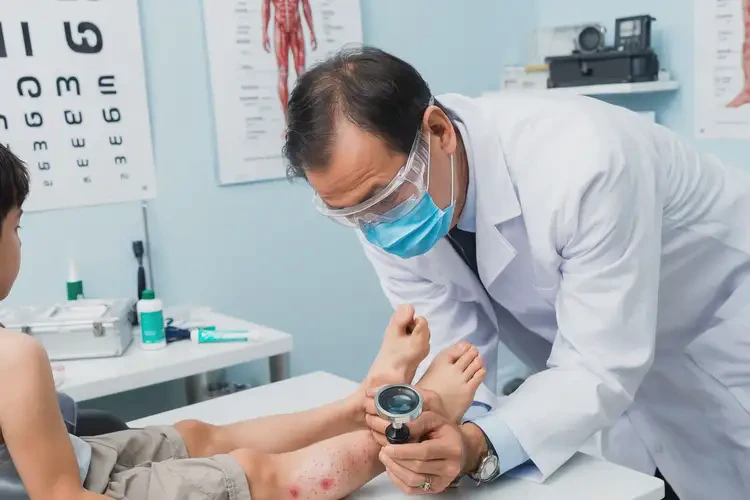 孩子腳上偶爾長濕疹能徹底自愈嗎(圖1)