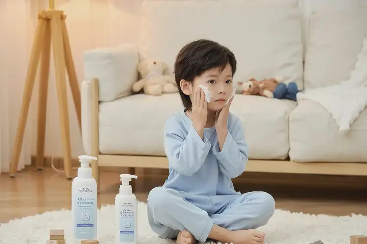 少儿脸上起湿疹不管它会自己自愈吗(图2)