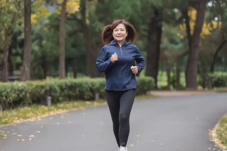 更年期女性早上血糖7點8是怎么回事(圖2)