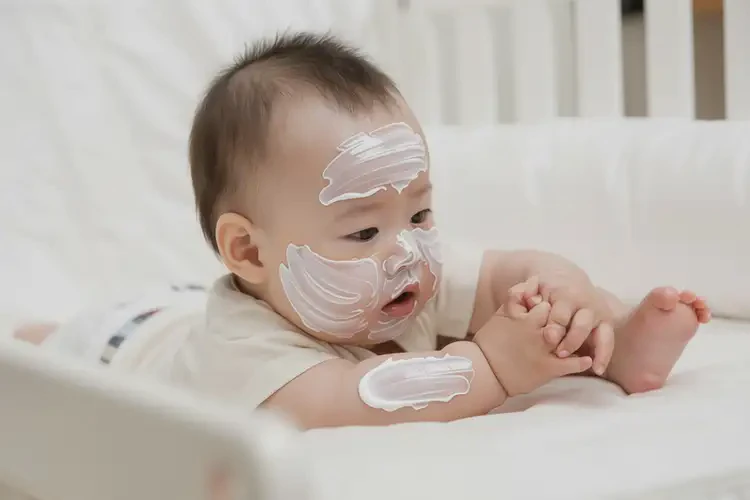 寶寶四肢偶爾長濕疹不管它會自己痊愈嗎(圖2)