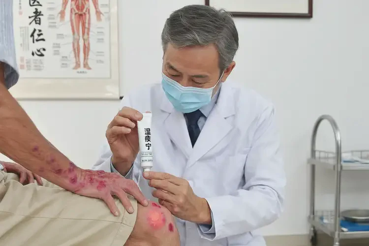 老年人小腿上容易起濕疹能靠自己自愈嗎(圖3)