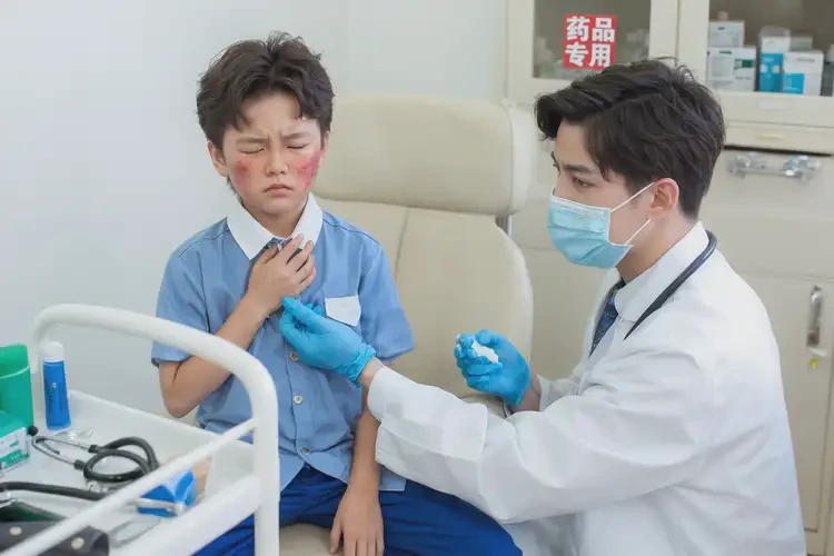 小學(xué)生脖子經(jīng)常起濕疹不管它會(huì)自己好嗎(圖3)