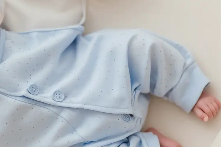 新生儿大腿上偶尔起湿疹能靠自己自愈吗(图2)