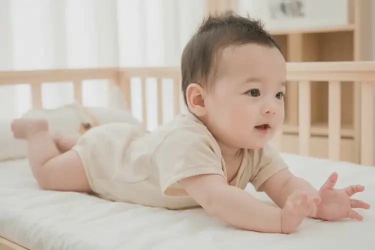 寶寶脖子容易長(zhǎng)濕疹可以徹底自愈嗎(圖2)