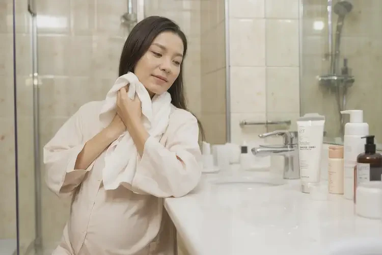 產(chǎn)婦身上容易長(zhǎng)濕疹不管它會(huì)自己自愈嗎(圖3)