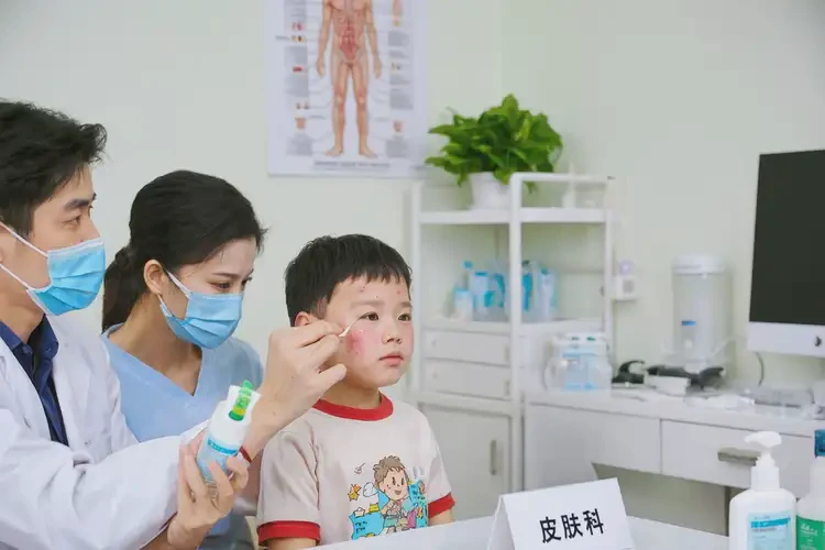 少儿脸上起湿疹不管它会自己自愈吗(图3)