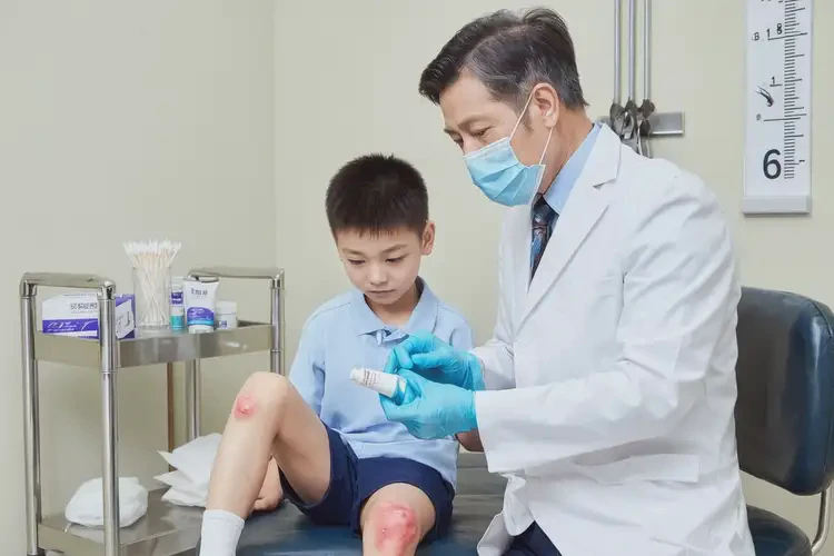 小學(xué)生大腿上容易起濕疹可以徹底自愈嗎(圖3)