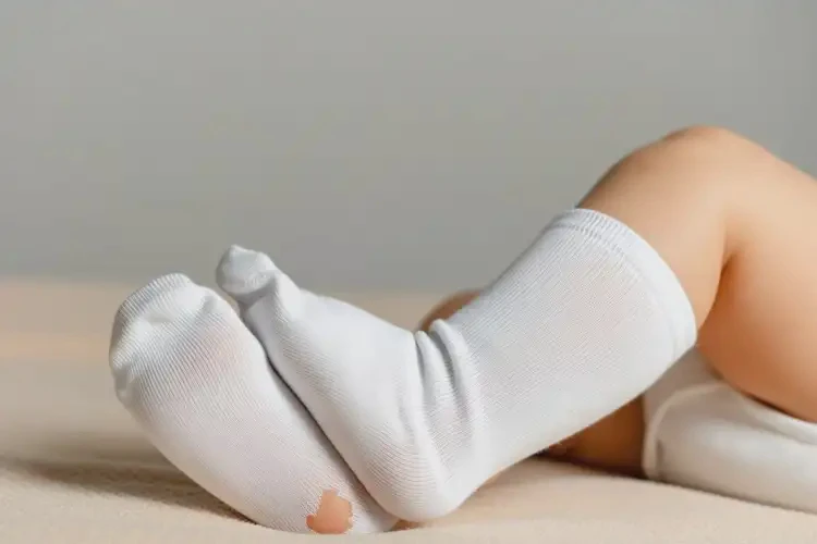 嬰兒腳上經(jīng)常長濕疹不管它會自己痊愈嗎(圖2)