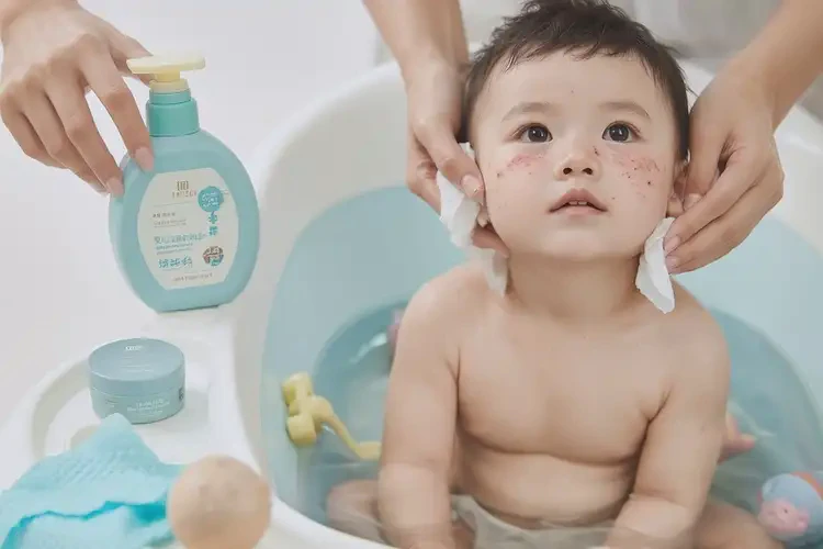 婴幼儿脸上偶尔起湿疹可以彻底自愈吗(图4)