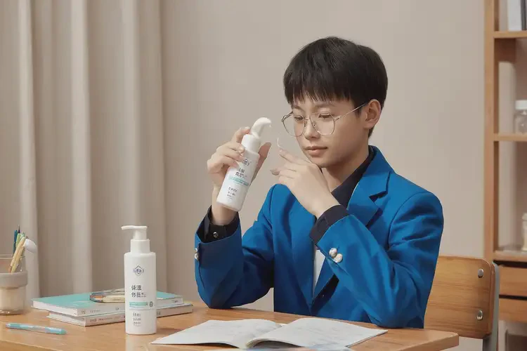 中學生面部出濕疹不管它會自己好嗎(圖1)