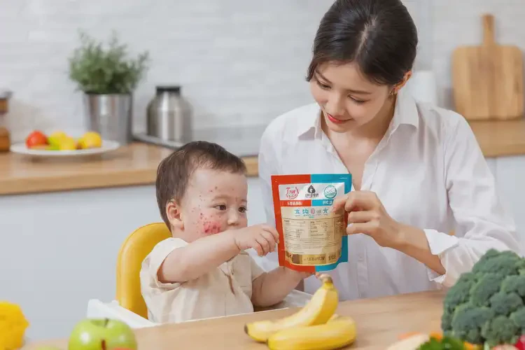 寶寶臉上有濕疹能夠徹底治愈嗎(圖1)