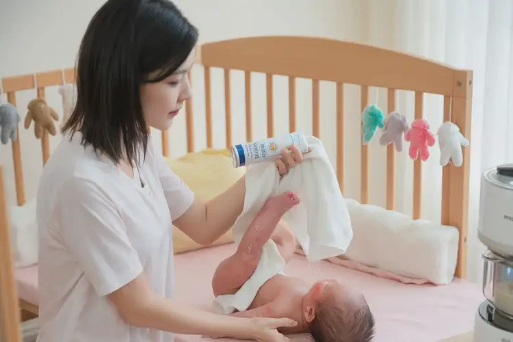 新生兒大腿起濕疹能徹底自愈嗎(圖3)