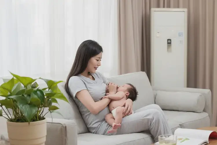 哺乳期媽媽全身偶爾長(zhǎng)濕疹可以徹底自愈嗎(圖1)