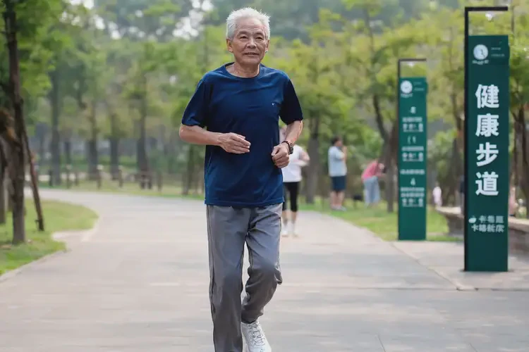 老年人早上血糖6點(diǎn)4是糖尿病嗎(圖2)