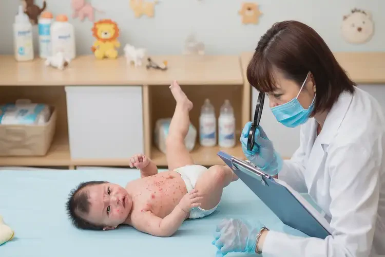 寶寶肚子上起濕疹能靠自己自愈嗎(圖2)