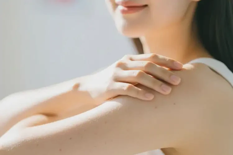 女人手臂容易起濕疹可以徹底自愈嗎(圖4)