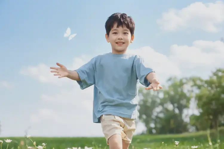 兒童肚子上出現(xiàn)濕疹能靠自己自愈嗎(圖1)