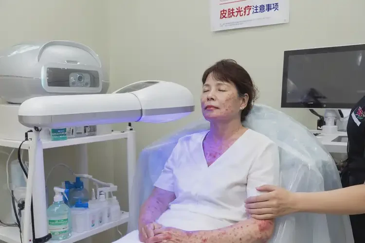 女性臉上經(jīng)常長濕疹不管它會自己自愈嗎(圖2)