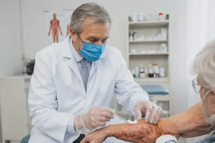 高齡老人脖子上容易長濕疹可以徹底自愈嗎(圖3)