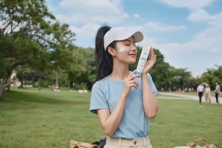 女人面部容易起濕疹可以徹底自愈嗎(圖1)