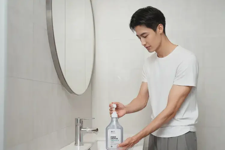 男生手上長濕疹不管它會自己自愈嗎(圖2)